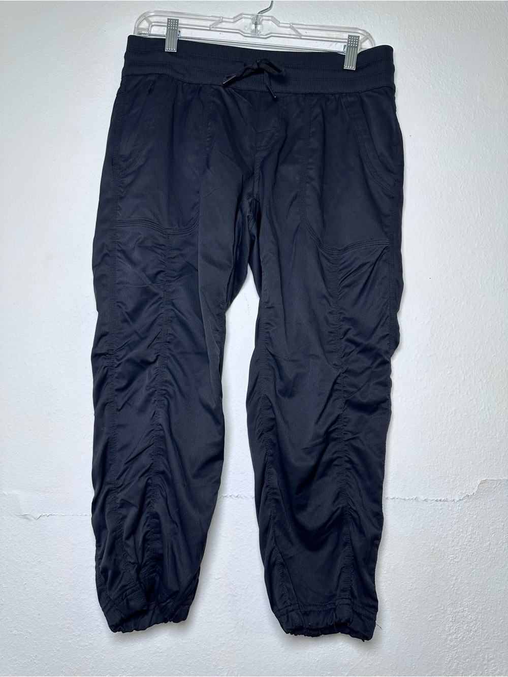 The North Face Aphrodite 2.0 Water Resistant Black Drawstring Jogger Capri Sz M - Picture 2 of 13